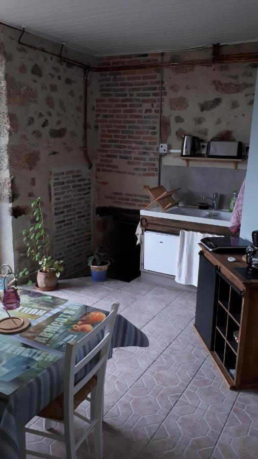 Demeure Du Castel Bed and Breakfast Les Châtelliers-Châteaumur Εξωτερικό φωτογραφία