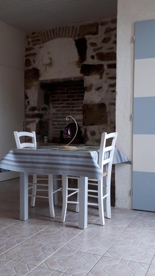 Demeure Du Castel Bed and Breakfast Les Châtelliers-Châteaumur Εξωτερικό φωτογραφία